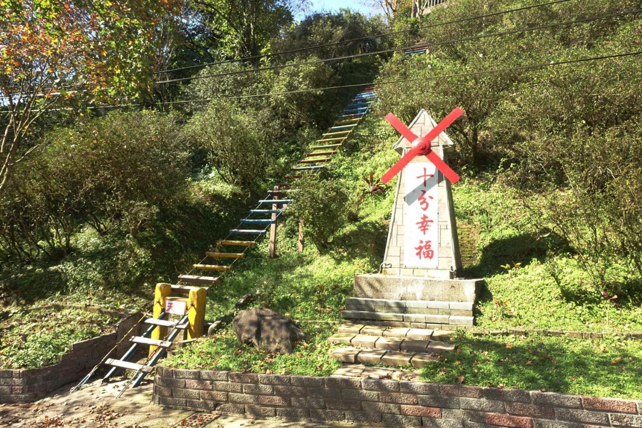 Very Happy Homestay Pingxi Exteriör bild